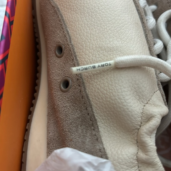 Tory Burch Sneakers-Tumbled Leather/Calf Leather/Suede. (Size US7) includes box - Picture 5 of 10